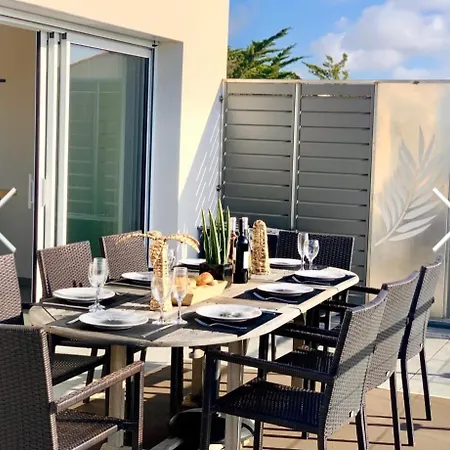 Sur 4 Etoiles Sea View Villa